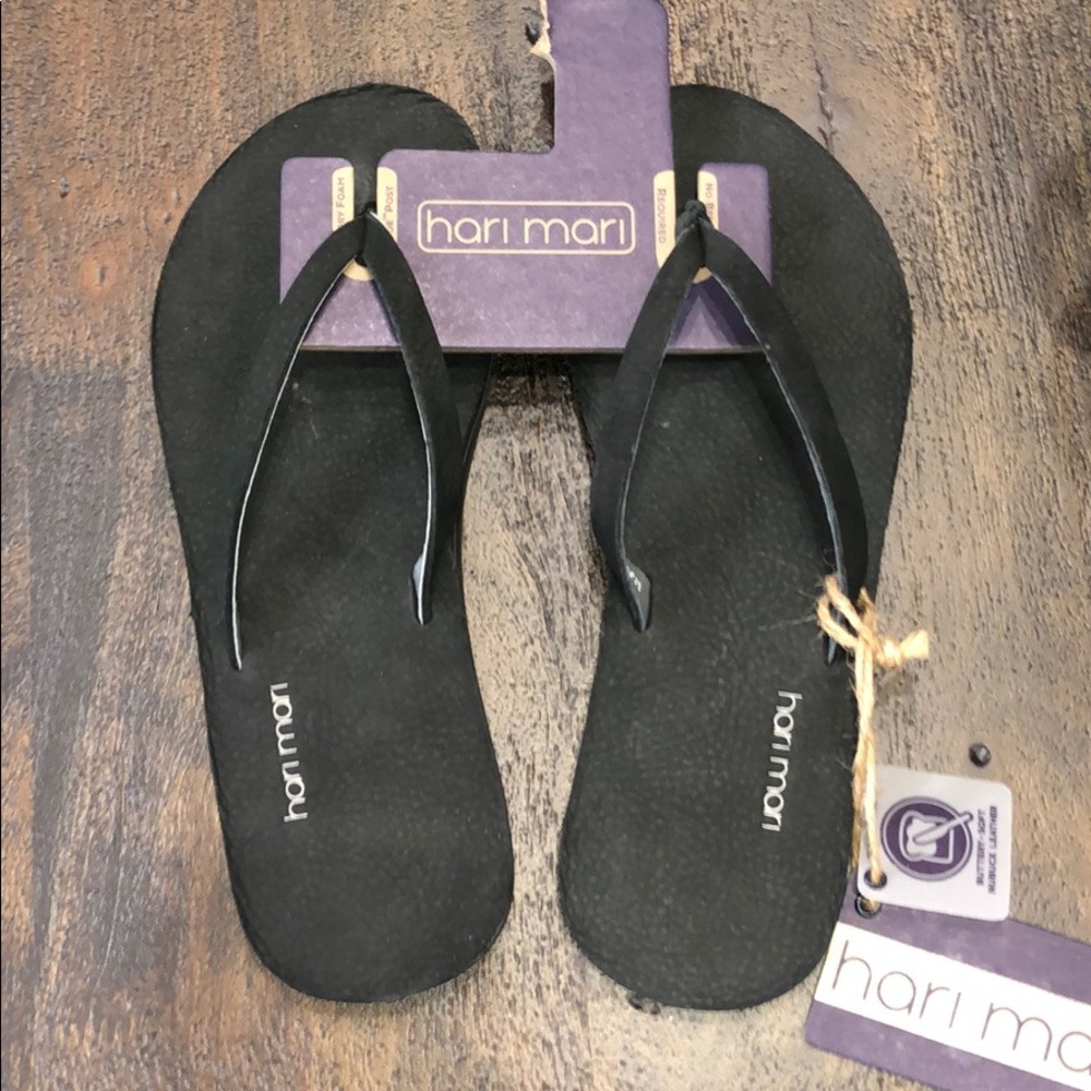 NWT HARI MARI FLIP FLOPS
